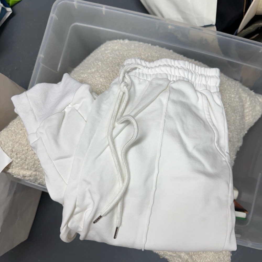 White Sweatsuit - Picture 4 of 4